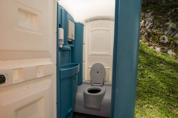 Best Portable restroom trailer rental  in Nashwauk, MN